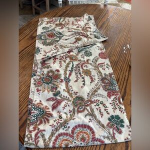 Floral Paisley Table Runner
